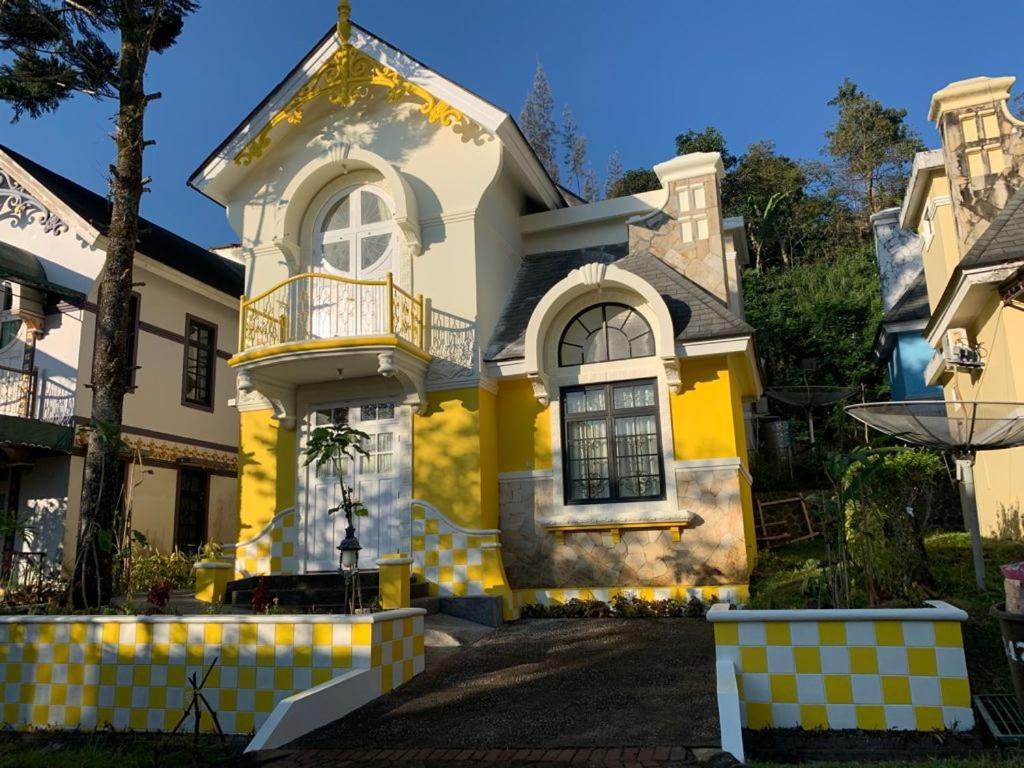Villa Wubao Kota Bunga 3 Kamar Harga Budget Cinengangirang Eksteriør billede