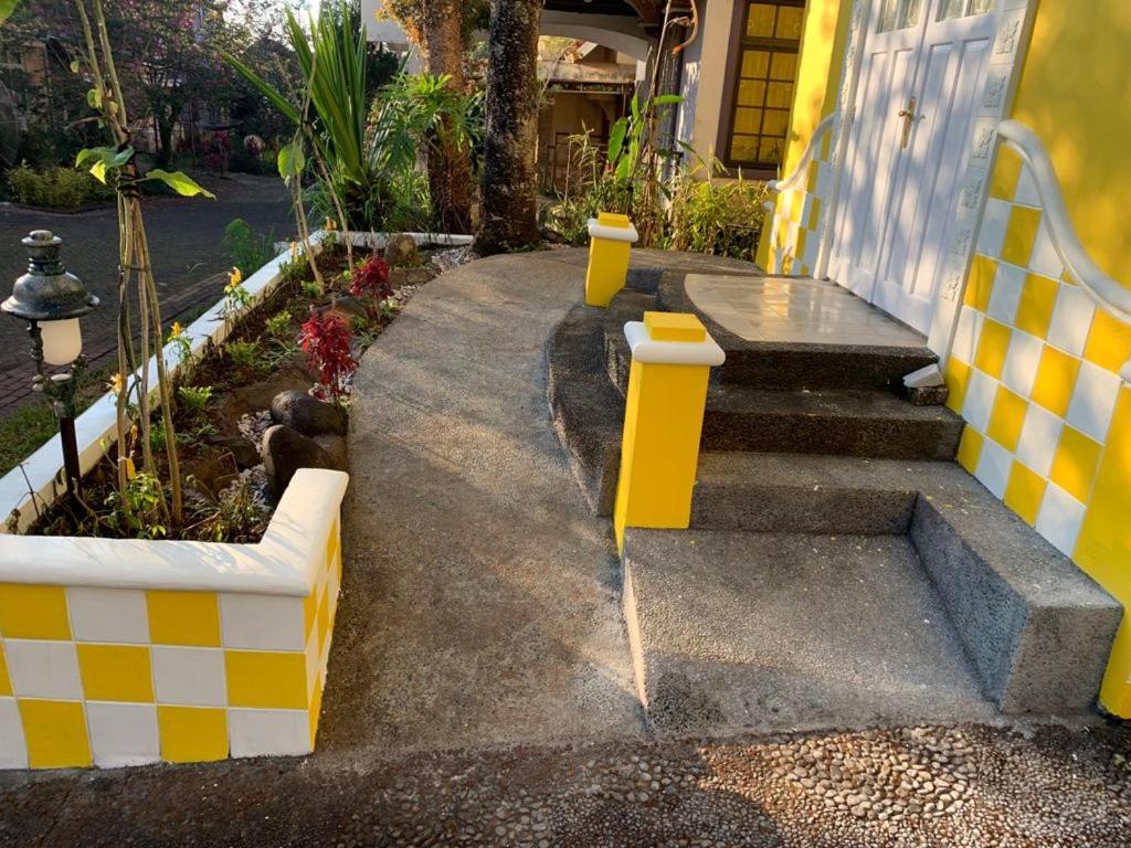 Villa Wubao Kota Bunga 3 Kamar Harga Budget Cinengangirang Eksteriør billede